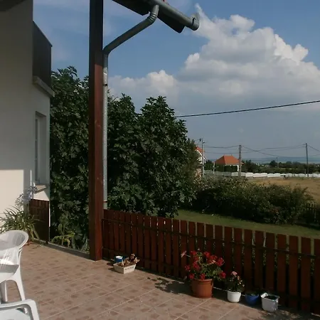 Apartment Feher Rozsa