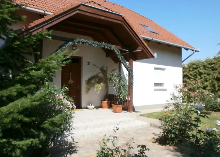 شقة Feher Rozsa تشيرستوموي