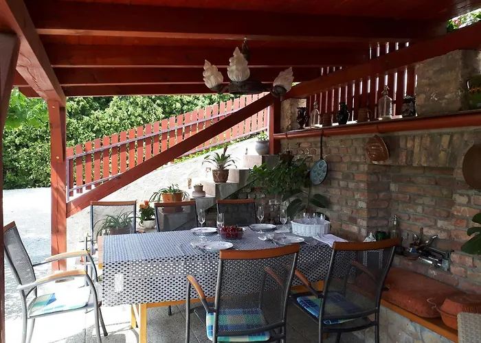 Feher Rozsa تشيرستوموي